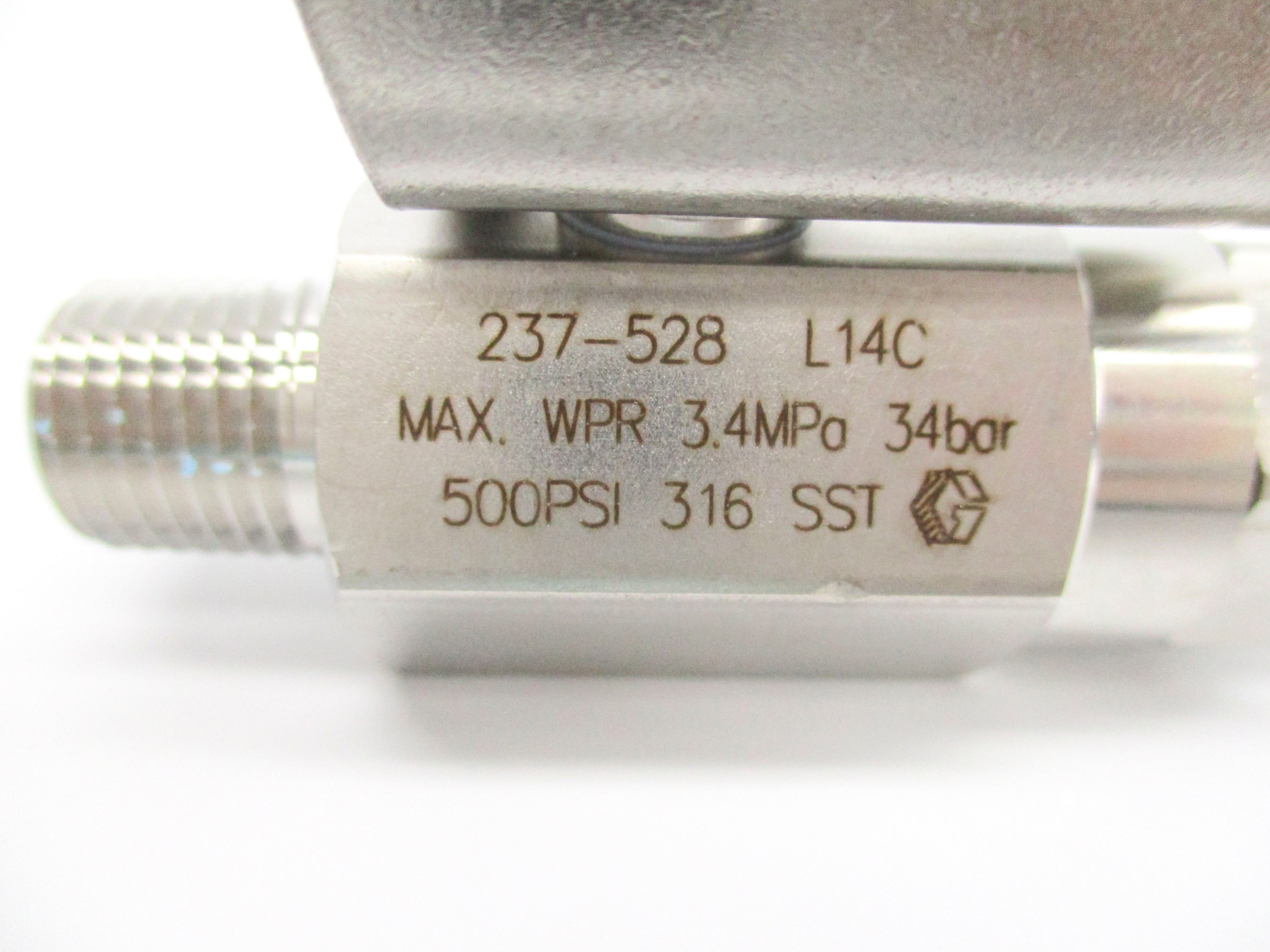 SWAGELOK 237-528-L14C 500PSI NSNP