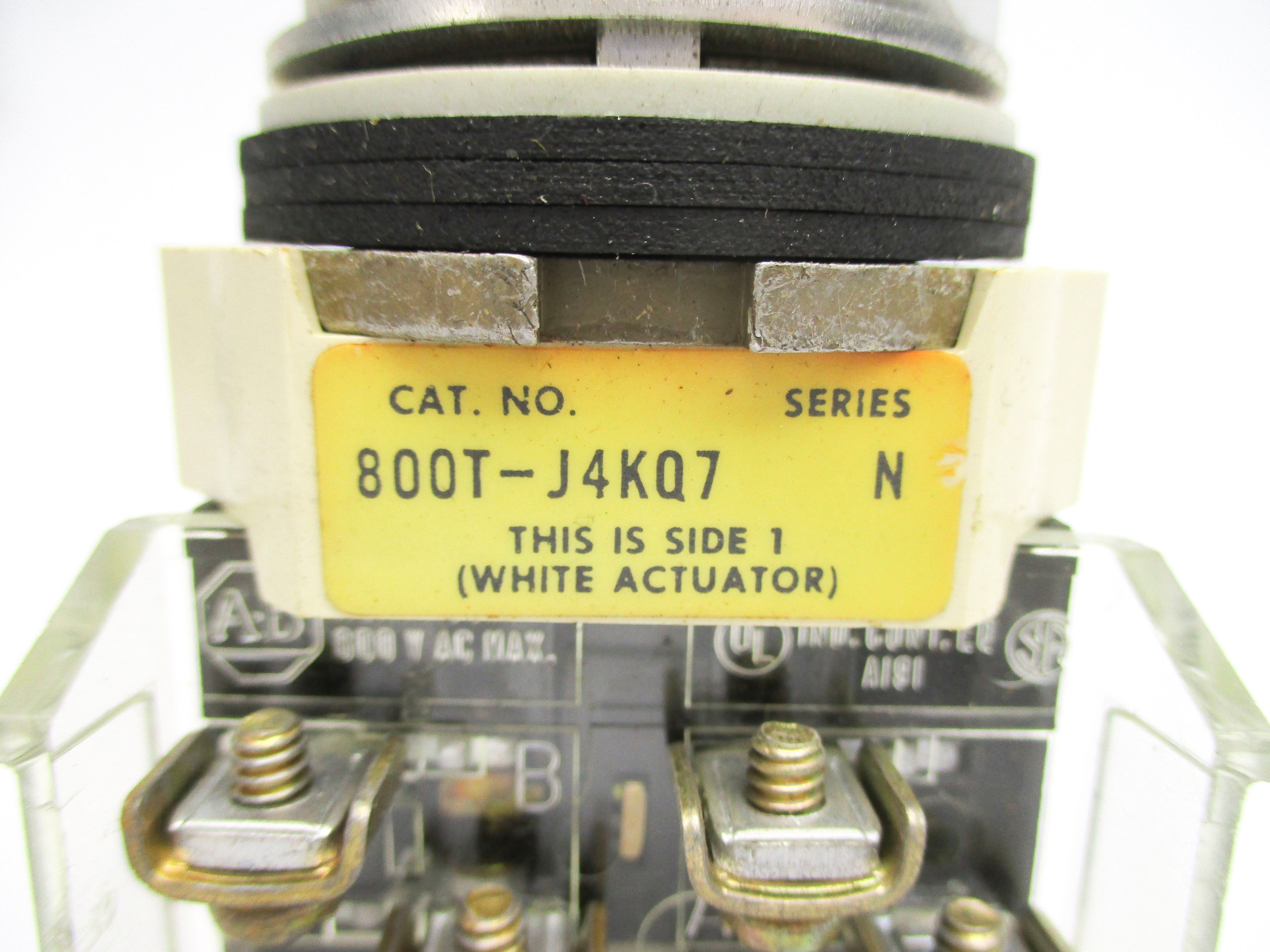 ALLEN BRADLEY 800T-J4KQ7 SER. N NSNP