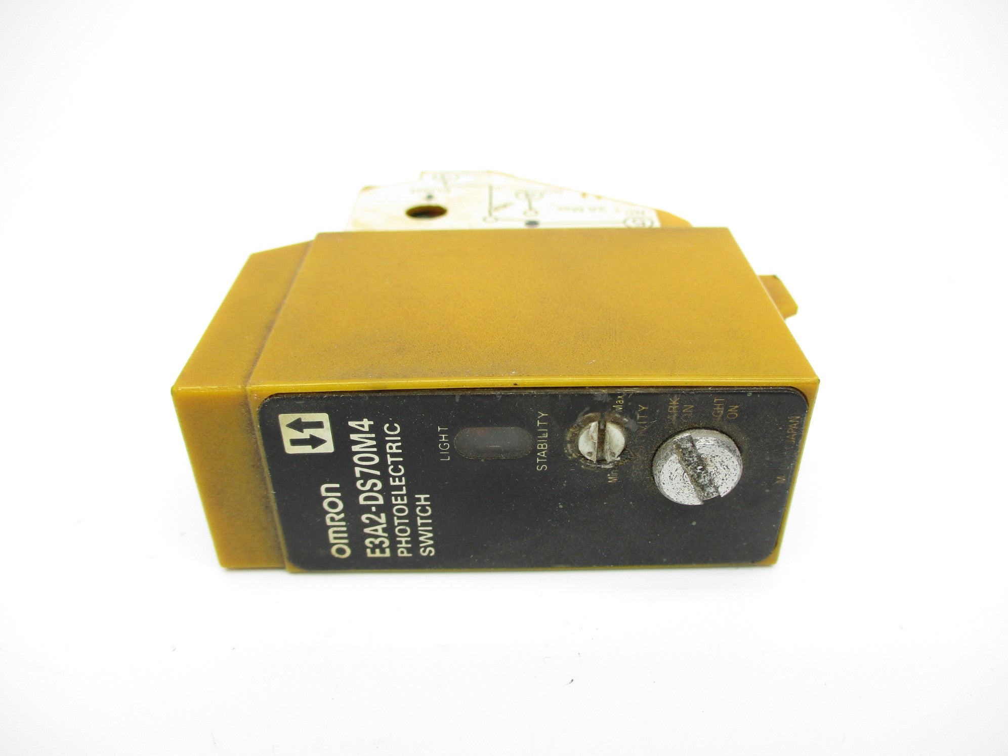 OMRON E3A2-DS70M4 UNMP
