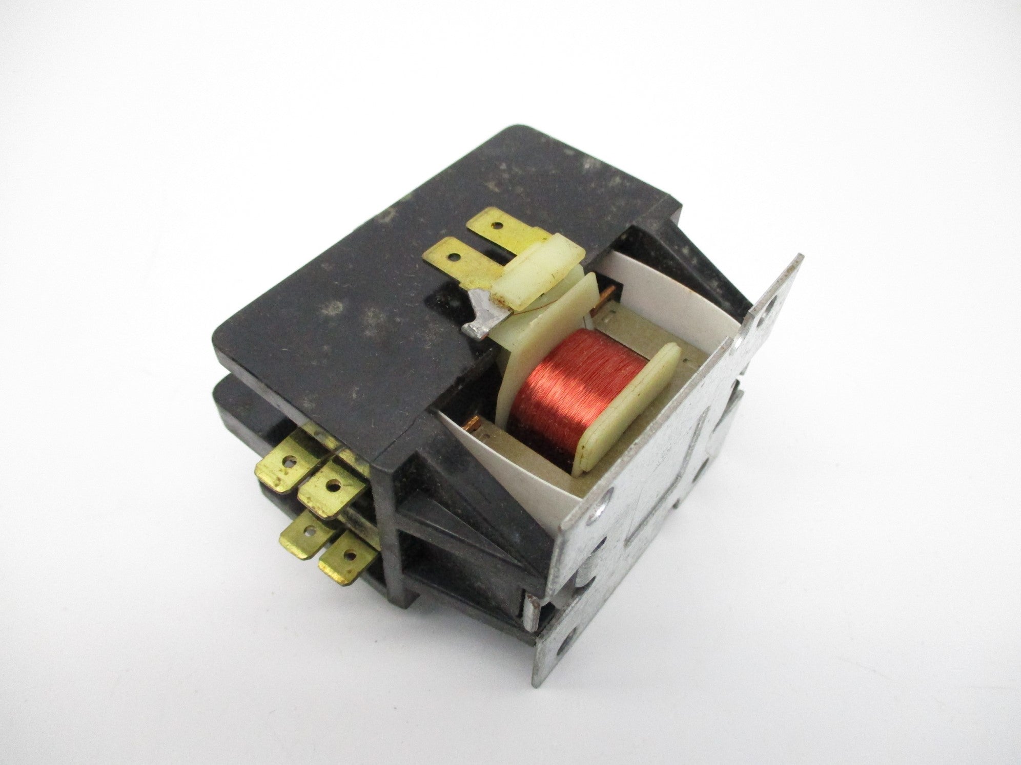 CUTLER HAMMER C25BNB230A SER. E1 120V NSMP