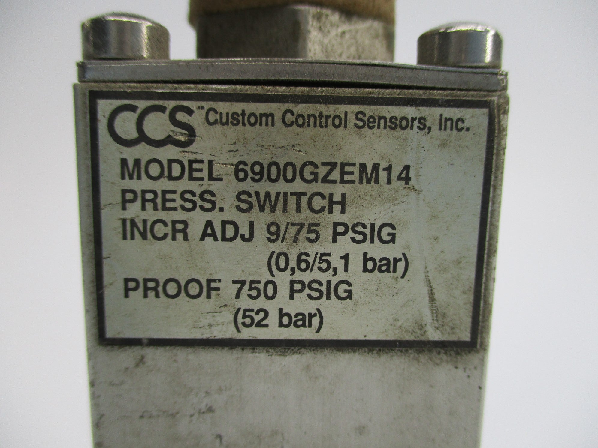 CUSTOM CONTROL SENSORS 6900GZEM14 9/75PSIG UNMP