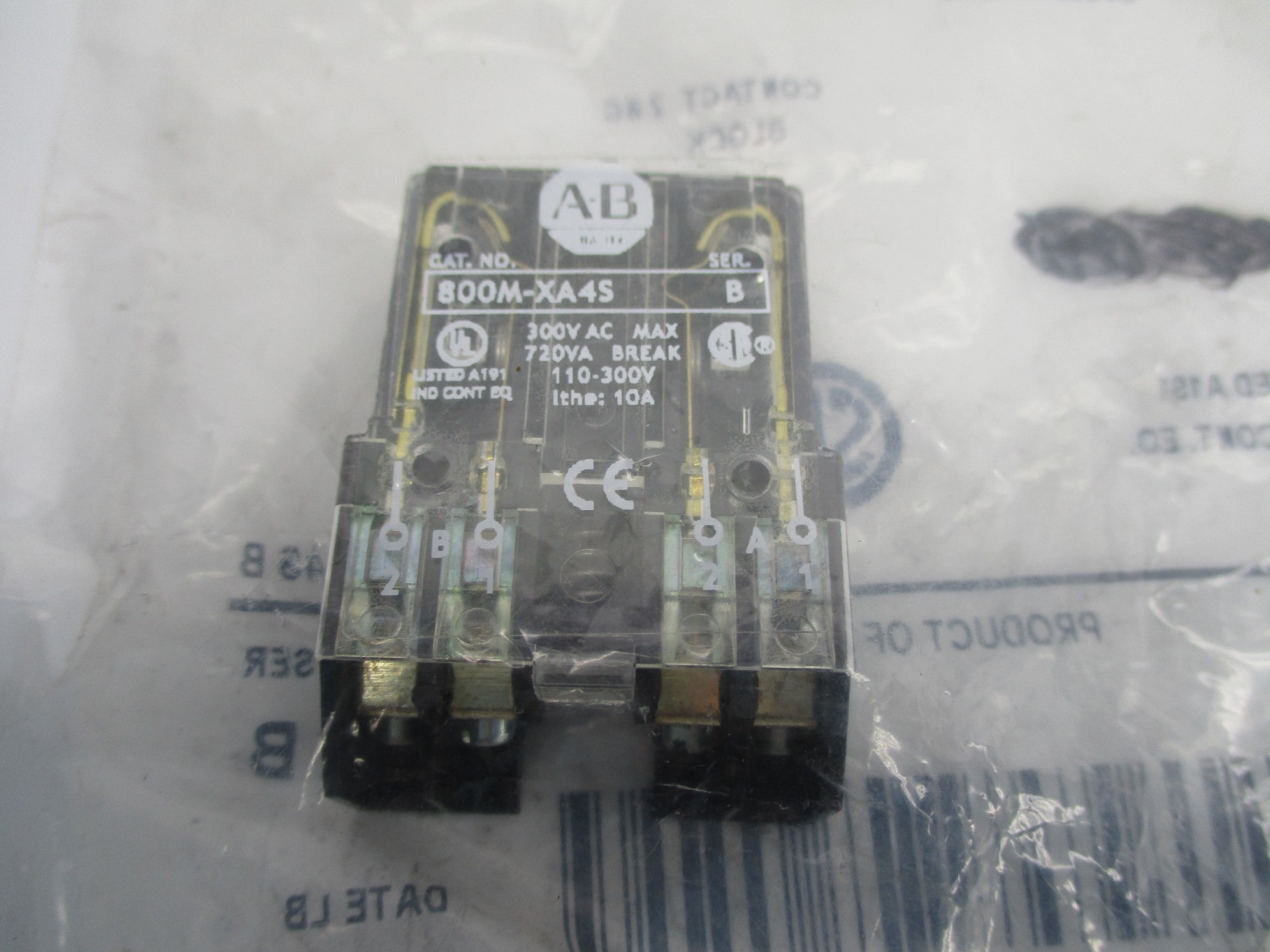 ALLEN BRADLEY 800M-XA4S SER. B (WH) NSMP