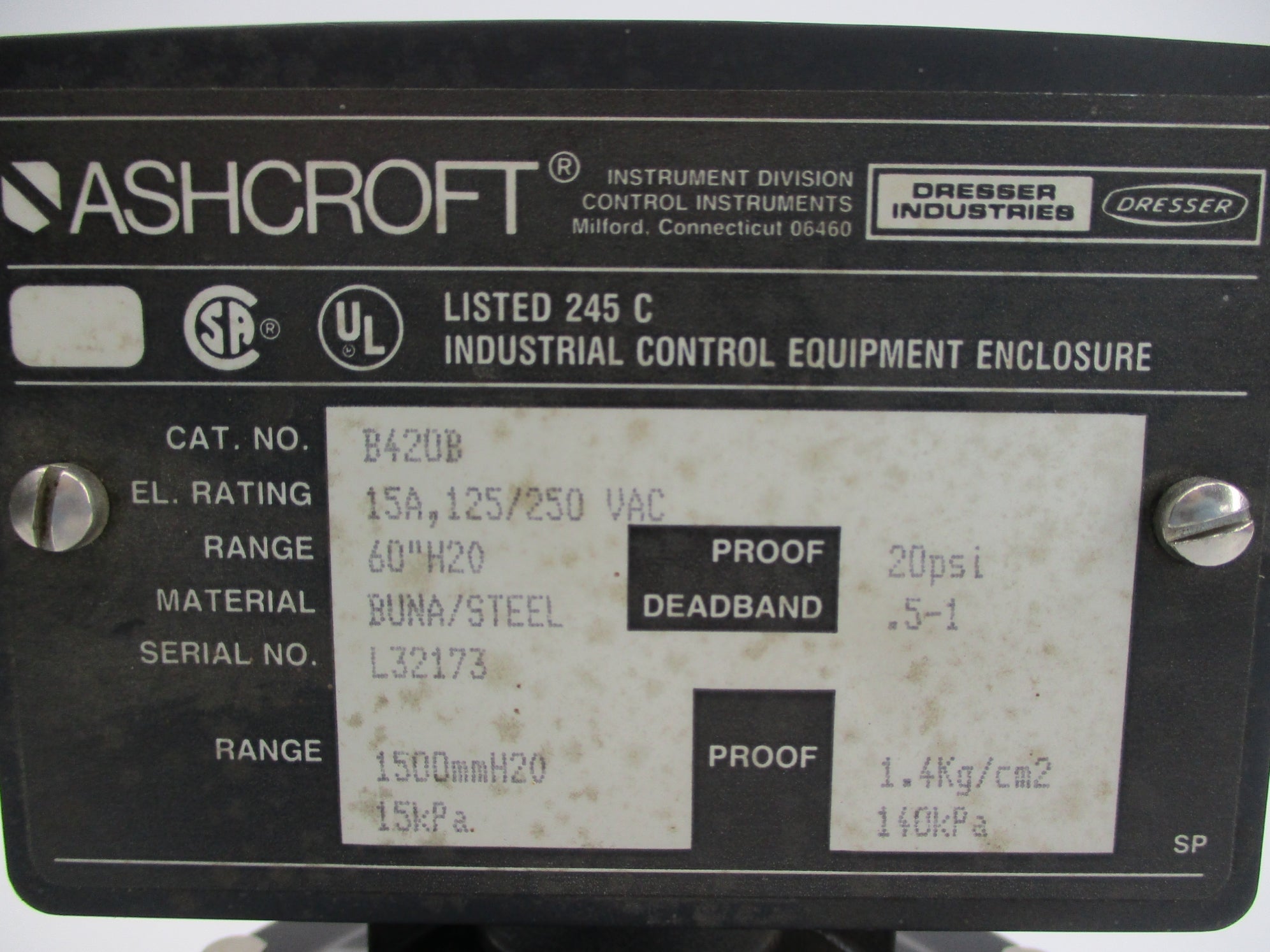 ASHCROFT B420B 125/250VAC 15A 60" H2O NSNP