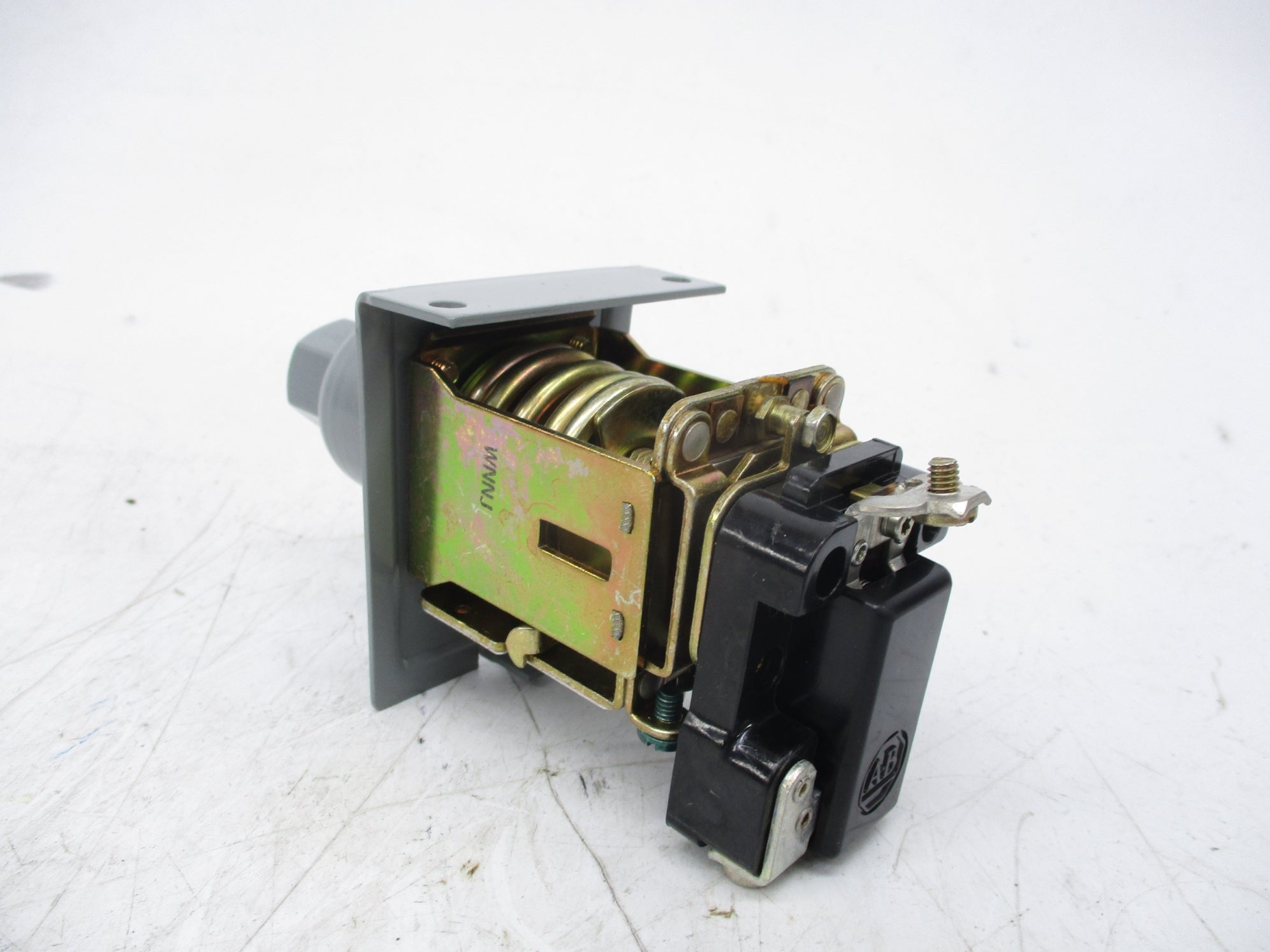 ALLEN BRADLEY 836-C5 SER. A (AS PICTURED) (BR/YL) NSMP