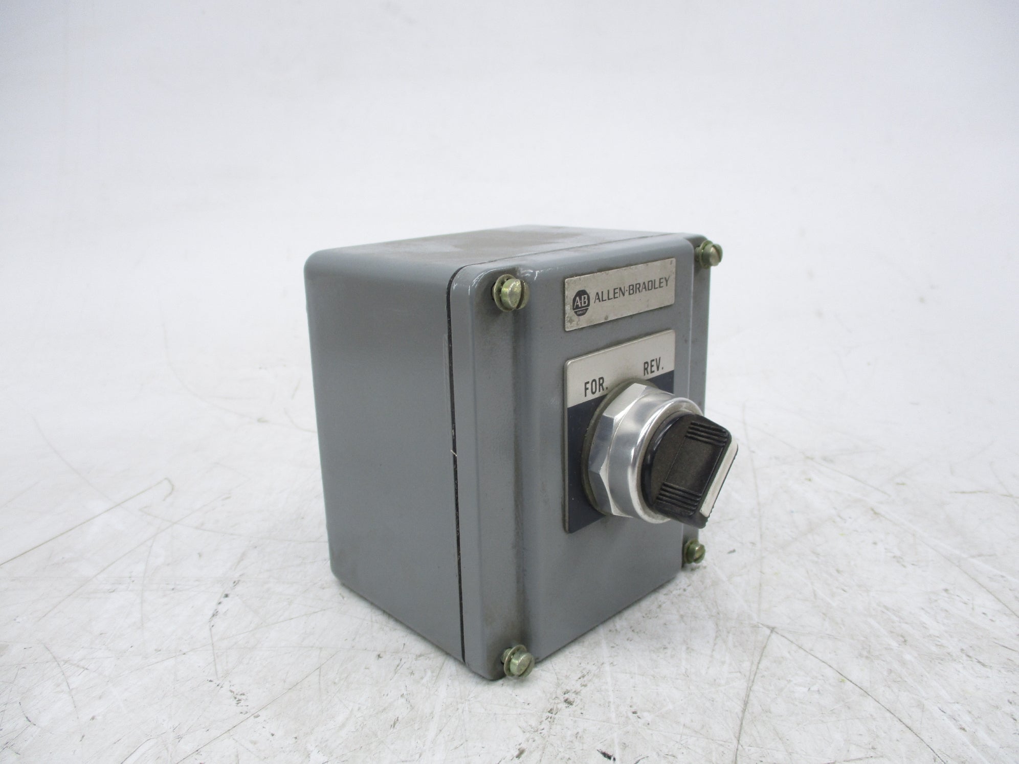 ALLEN BRADLEY 800R-R2TB SER. T (BR/WH) NSMP