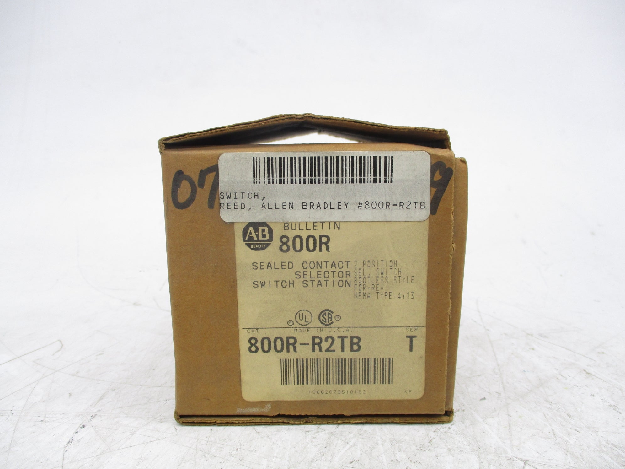 ALLEN BRADLEY 800R-R2TB SER. T (BR/WH) NSMP
