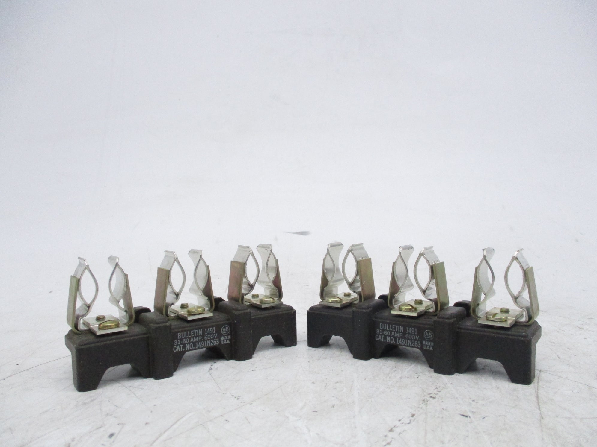 ALLEN BRADLEY 1491-N263 (BR/YL) NSMP