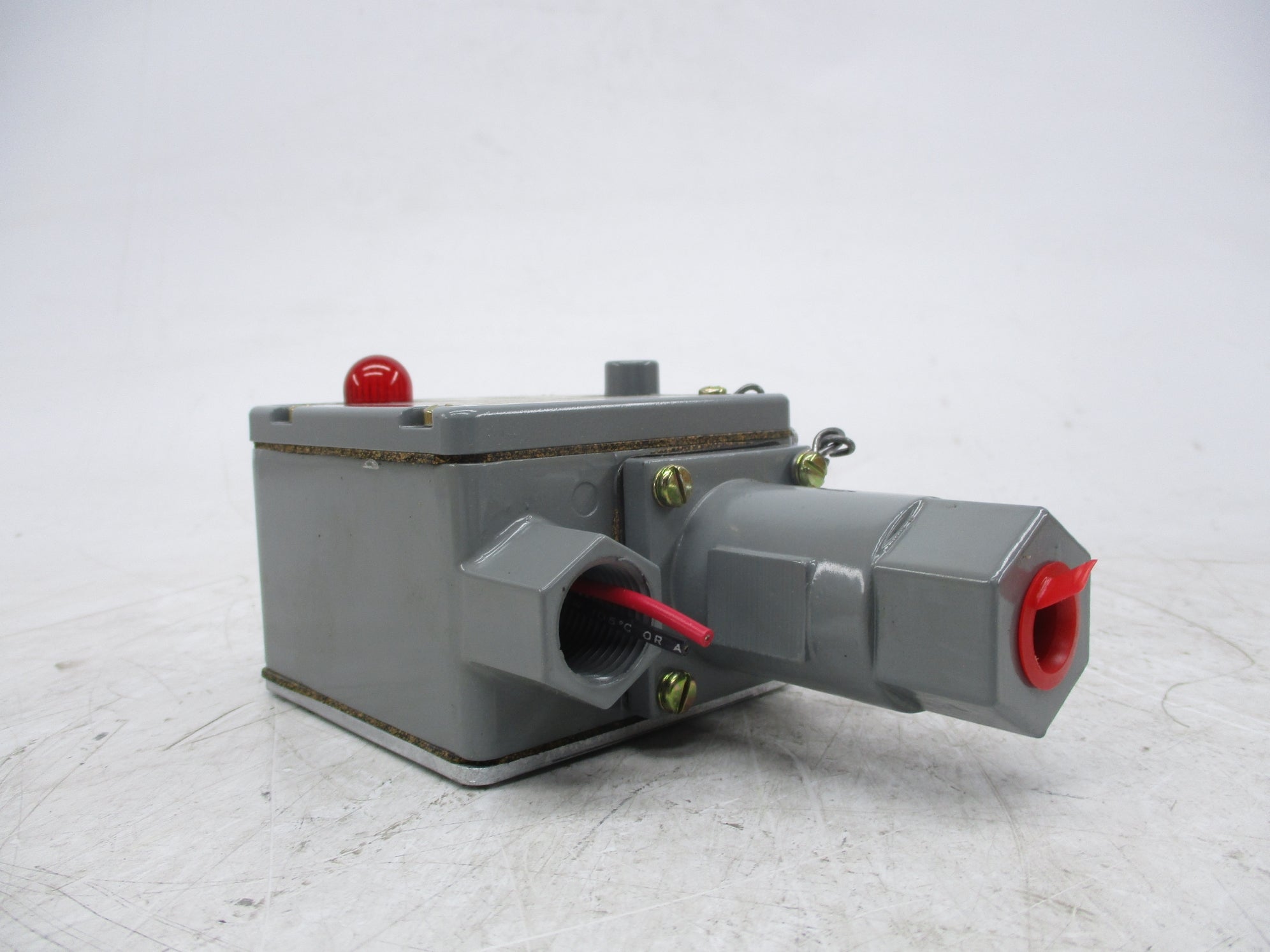 ALLEN BRADLEY 836T-T352JX15 SER. A (BR/WH) NSMP