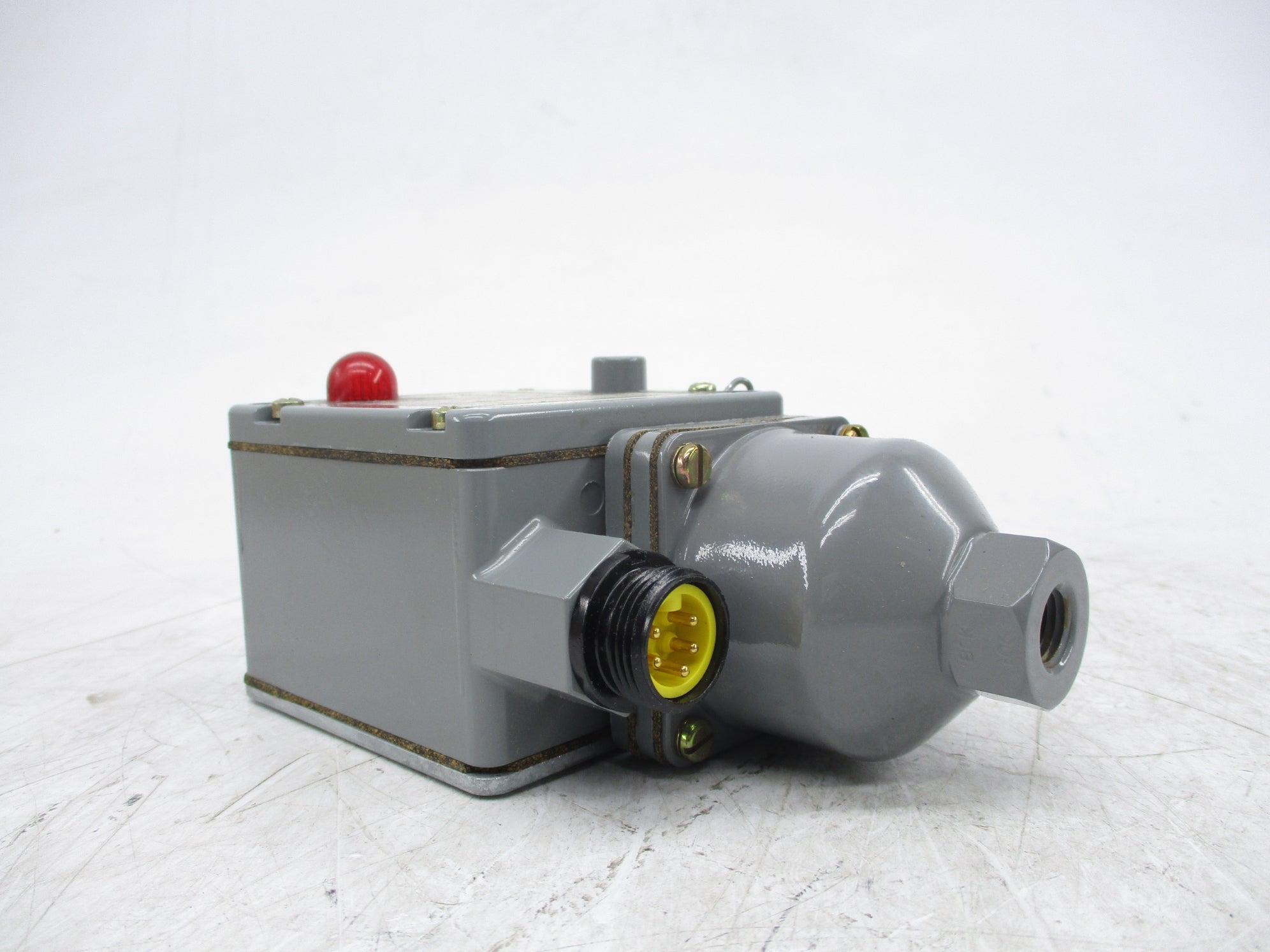 ALLEN BRADLEY 836T-T251JX24X9 SER. B (BR/WH) NSMP