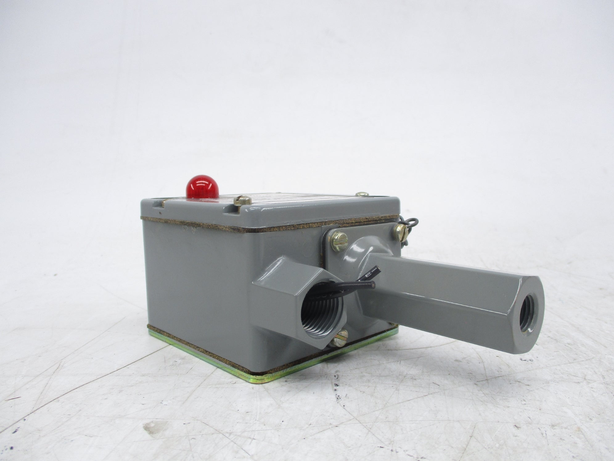ALLEN BRADLEY 836T-T255JX9 SER. A (BR/WH) NSMP