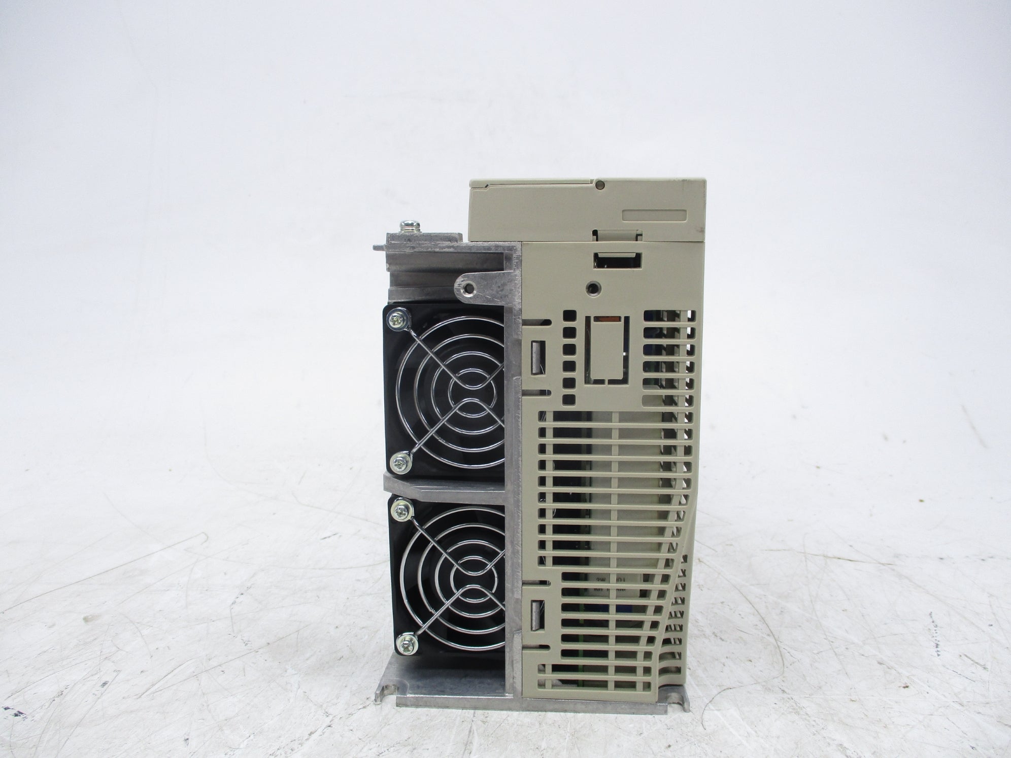 YASKAWA ELECTRIC SGDH-30DE NSNP