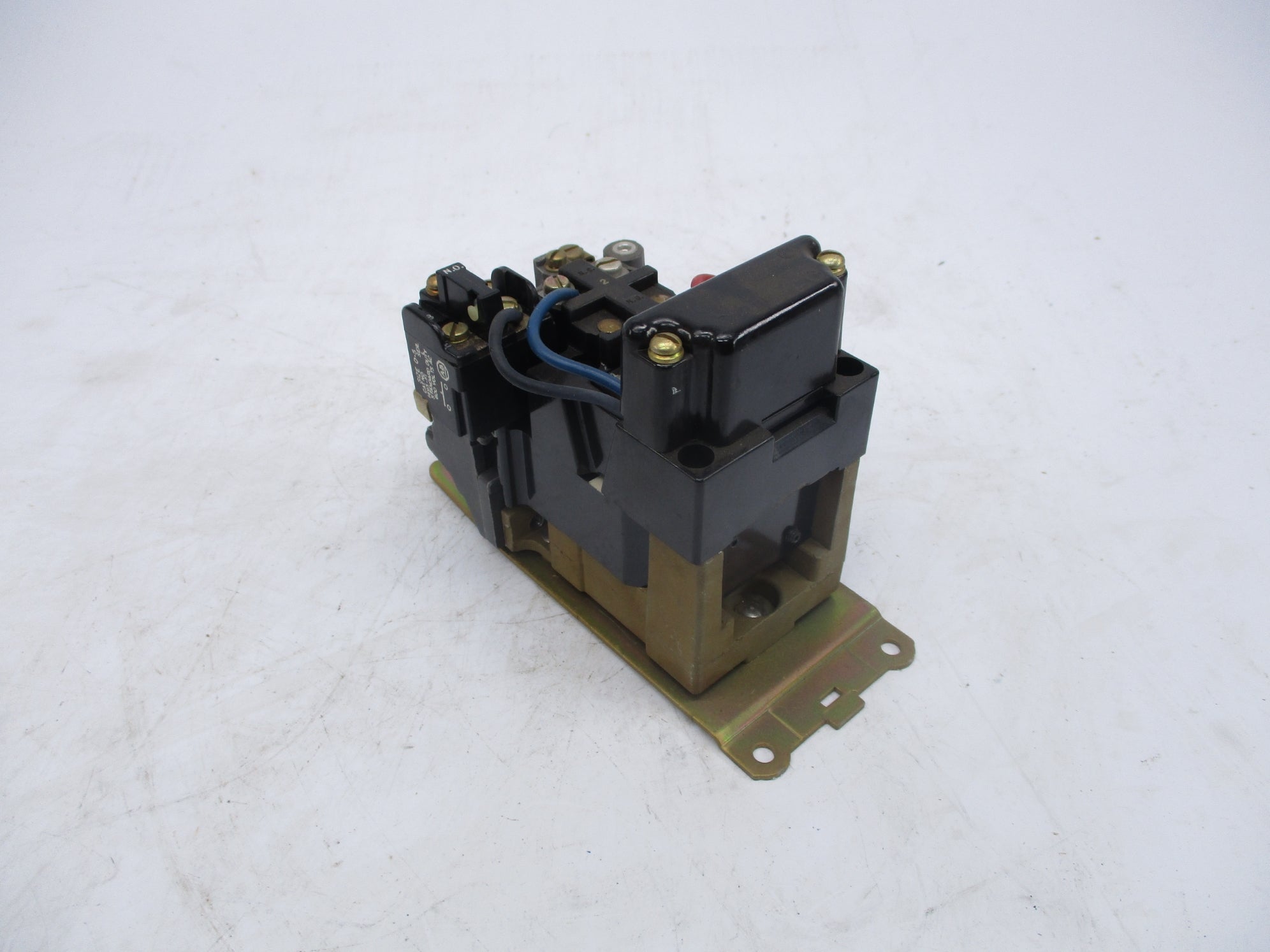 ALLEN BRADLEY 702LP-AOD93 SER. K 120V (BR/YL) NSMP