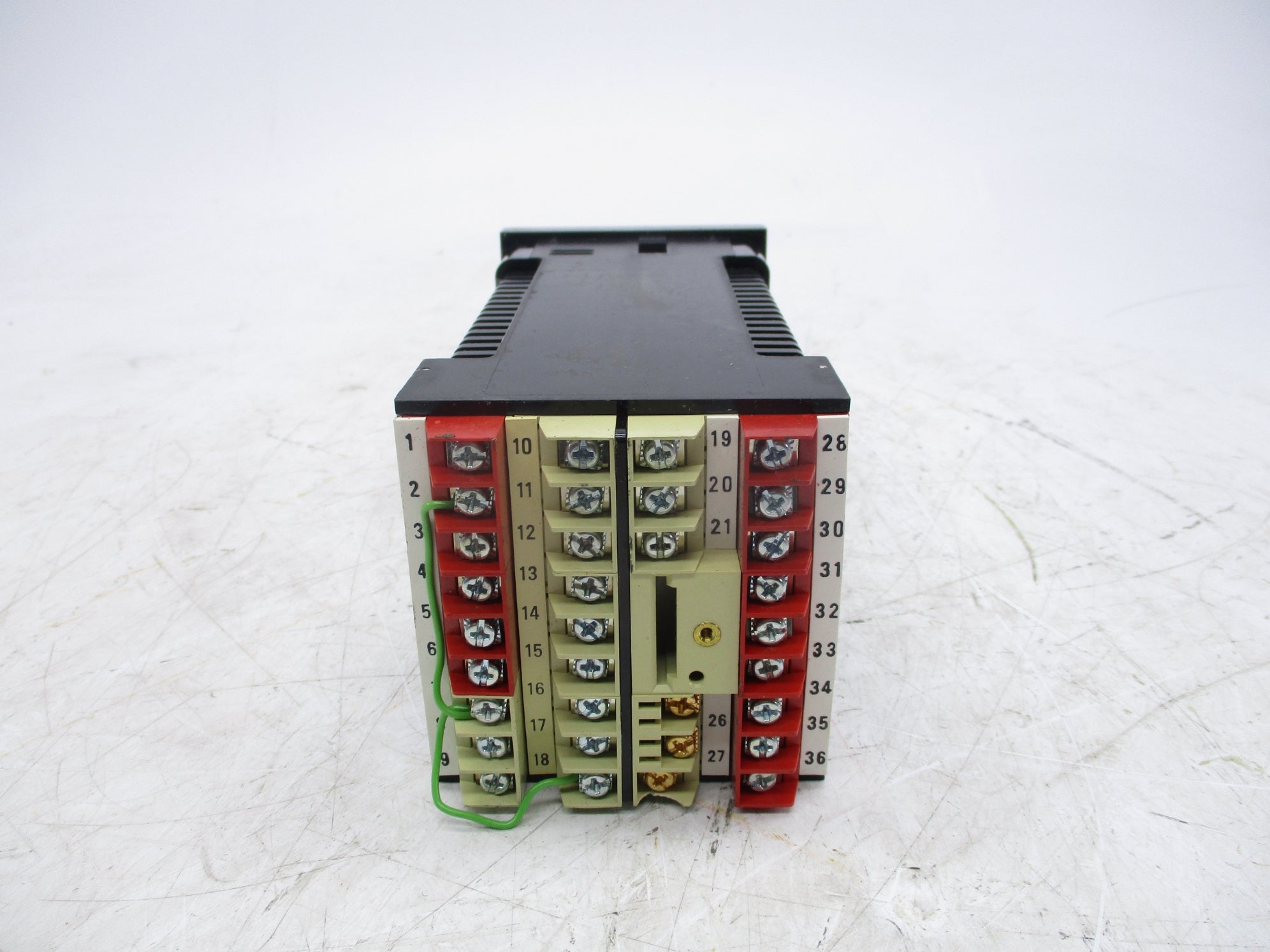EUROTHERM 818S/M0,16.5/MPC/R0V10/FLD/FHD/NONE/NONE/SN/00/0/10000/PSI/NO/NO NSMP