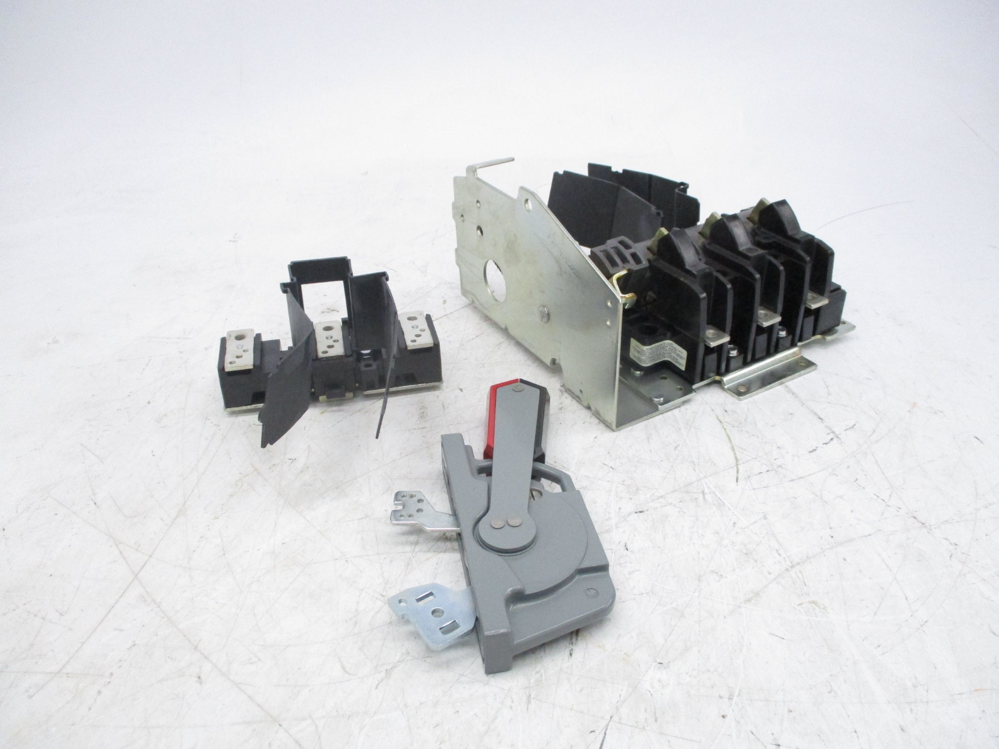 ALLEN BRADLEY 1494V-DH611-A SER. 3 (BR/WH) NSMP