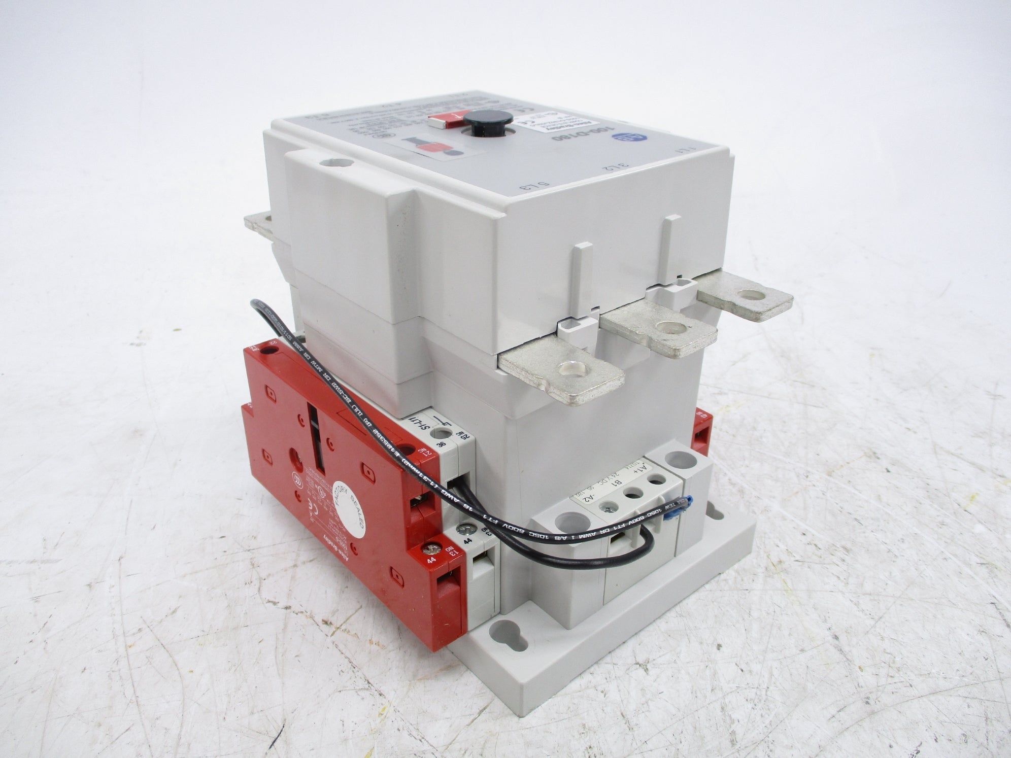ALLEN BRADLEY 100S-D180ZJ33LC SER. B 24VDC (BR/WH) NSMP