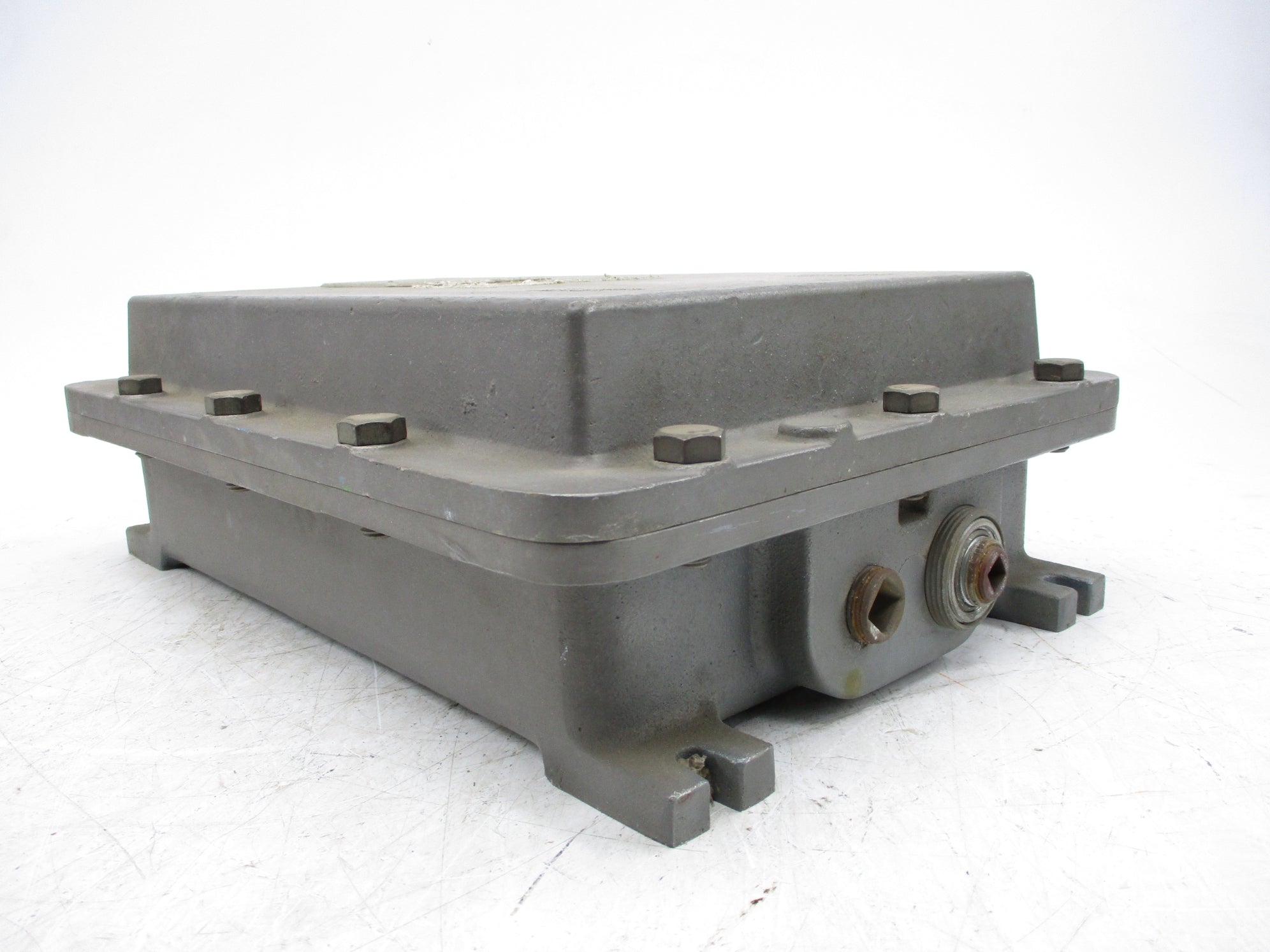 INDUSTRIAL SPARE PART 702L-CEB932 SER. K UNMP