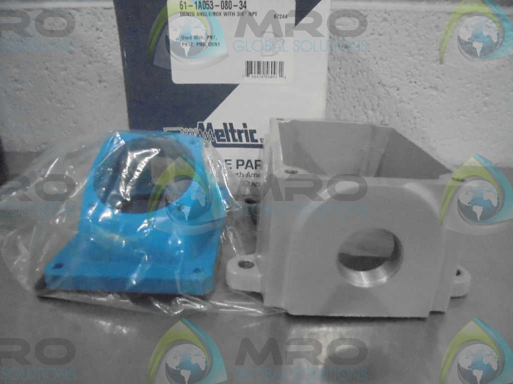 METTRIC CORP. 61-1A053-080-34 ANGLEBOX W/3/4" NPT *NEW IN BOX*