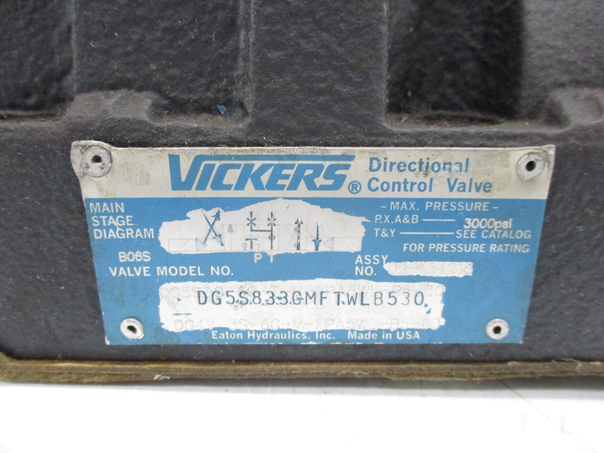 VICKERS DG5S833CMFTWLB530 120V (AS PICTURED) NSNP