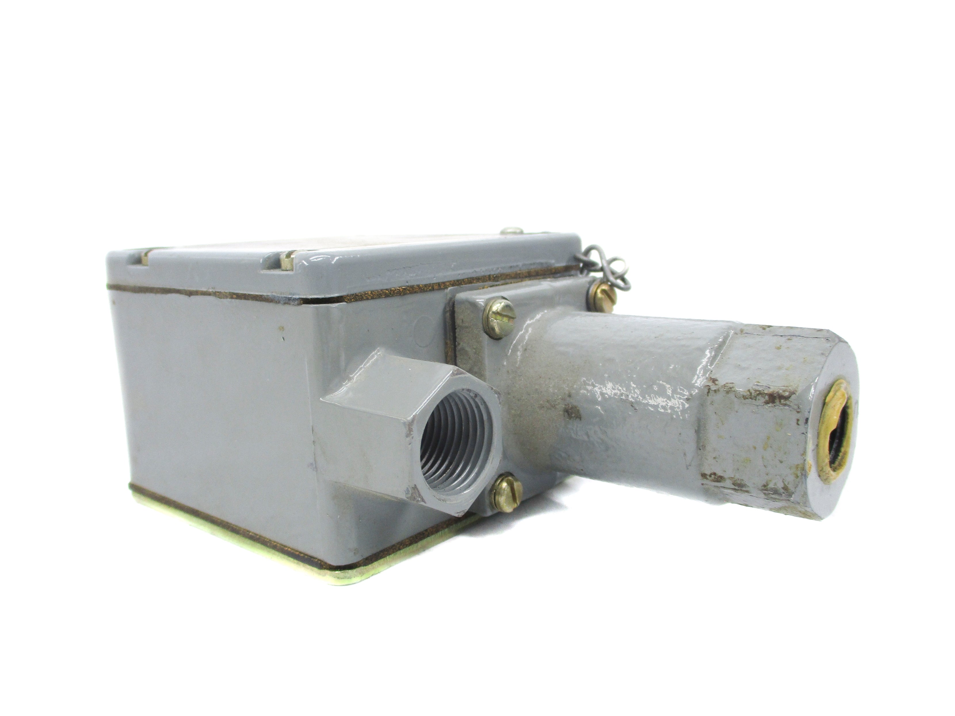 INDUSTRIAL SPARE PART 836T-T352JX26 SER. A UNMP