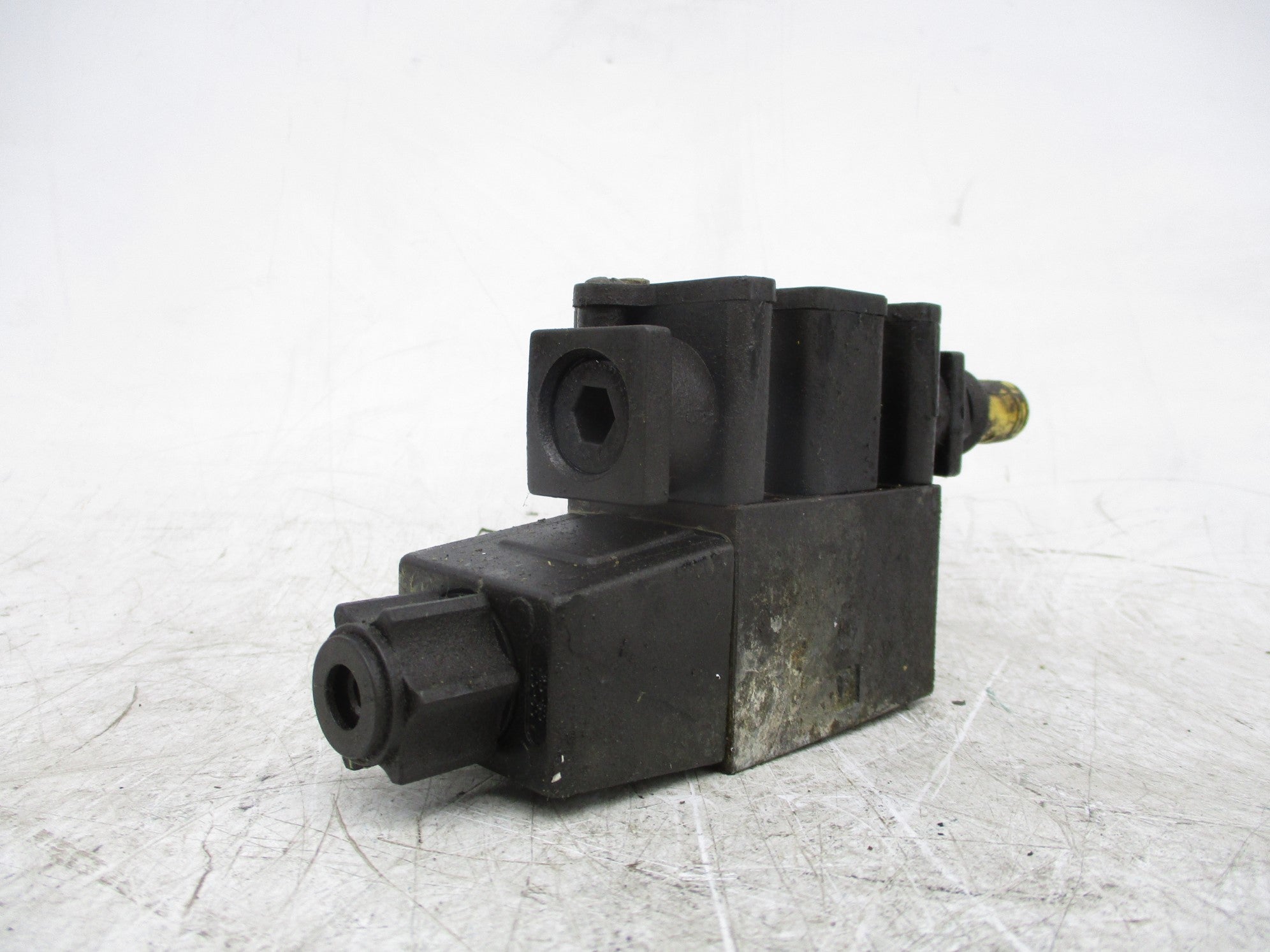 PARKER D1VW20B56VY70 5000PSI 120V UNMP