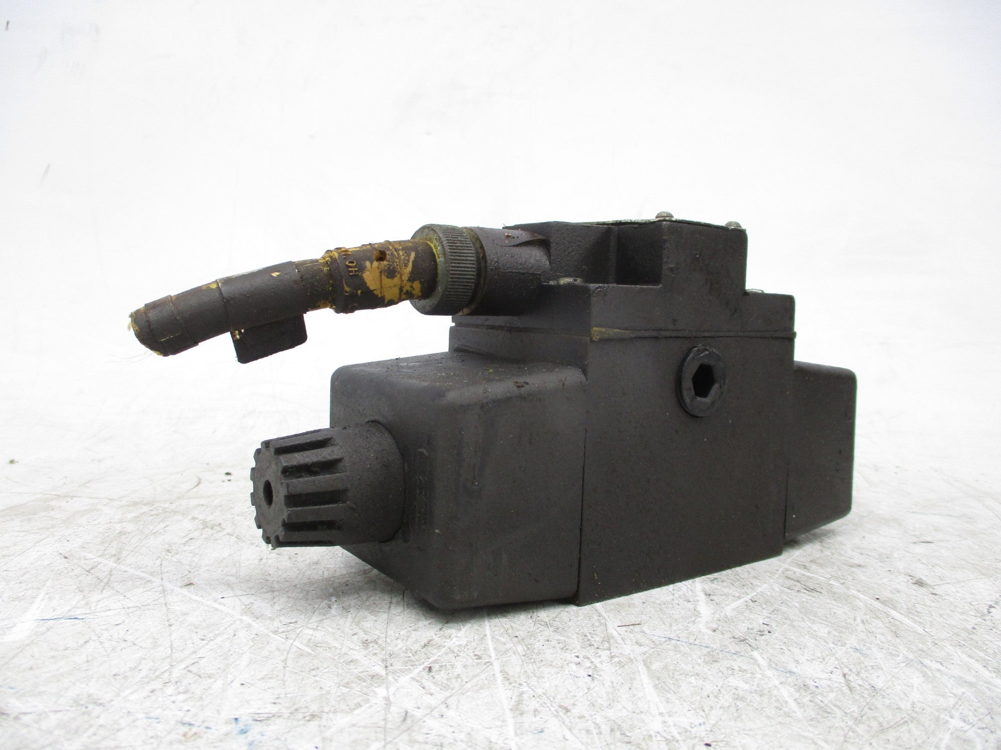PARKER D3W1D56VY14 3000PSI 120V UNMP