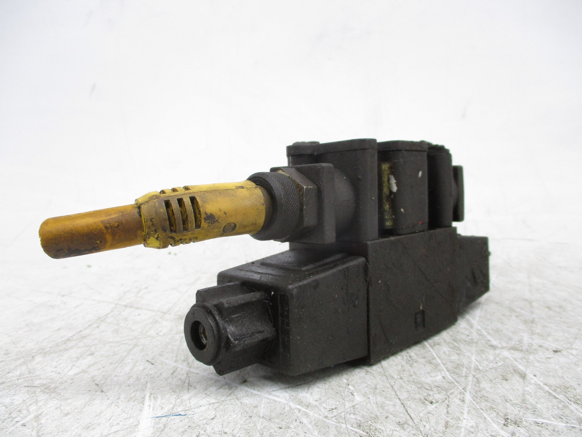 PARKER D61VW1D456VY70 3000PSI 120V UNMP