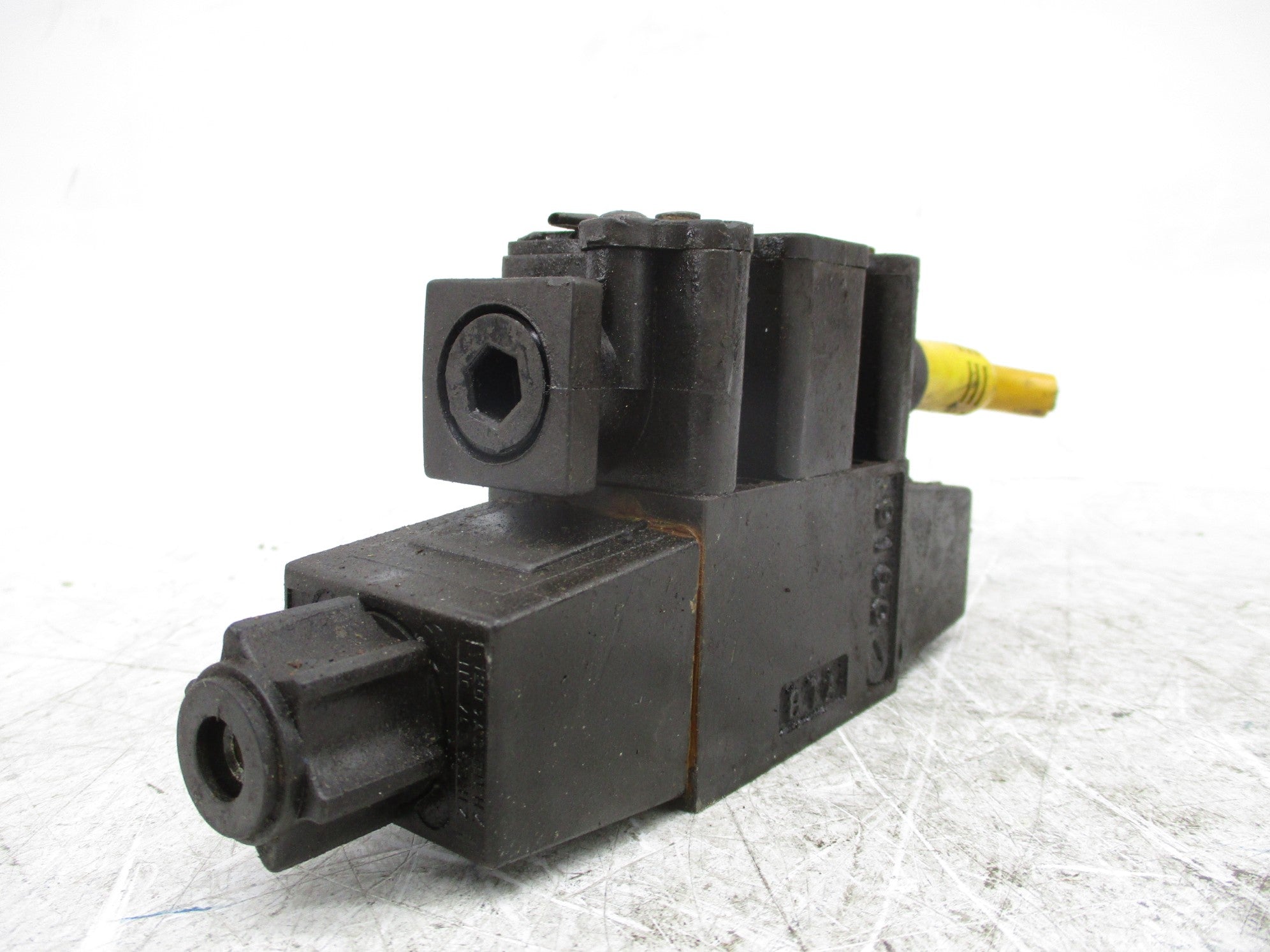 PARKER D61VW1D456VY70 3000PSI 120V UNMP