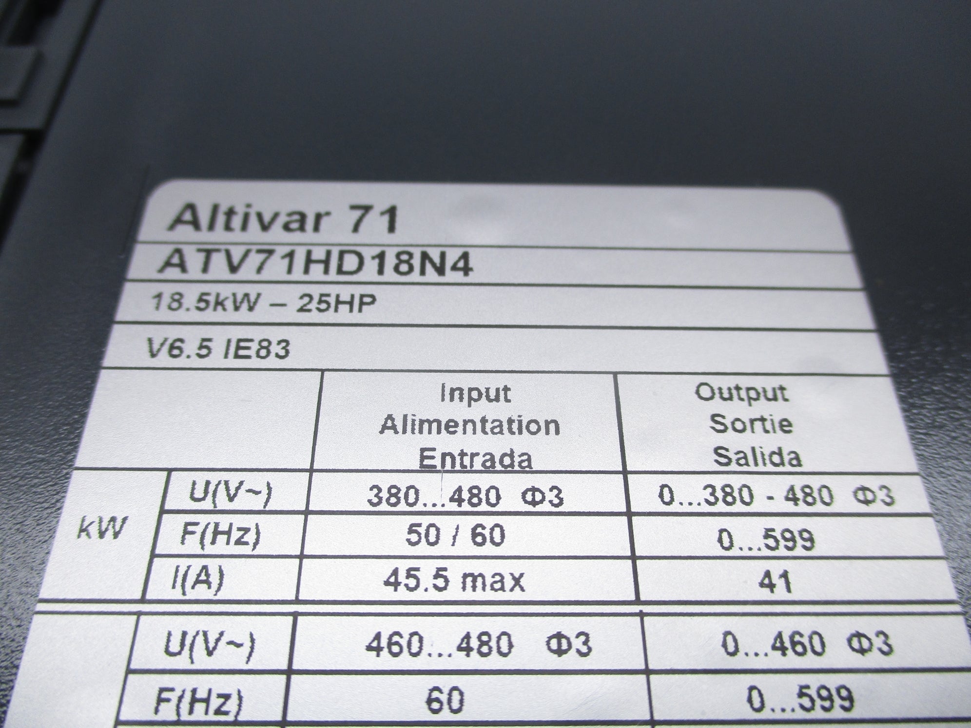 SCHNEIDER ELECTRIC ATV71HD18N4 UNMP