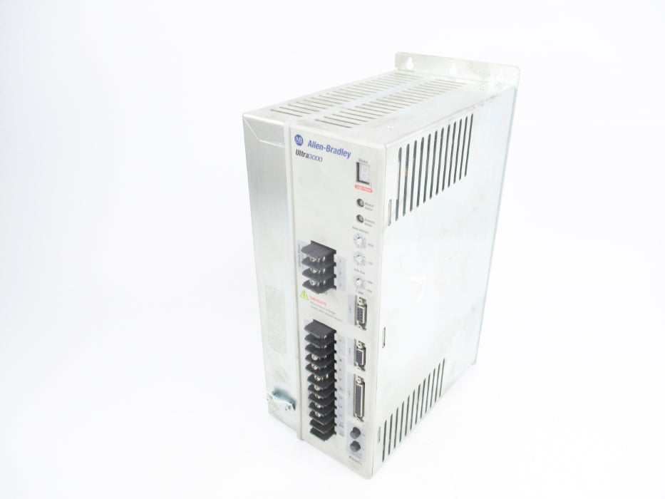 ALLEN BRADLEY 2098-DSD-HV050-SE SER. B F/W V1.53 NSNP