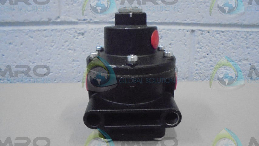 FAIRCHILD INDUSTRIAL PRODUCTS COMPANY 60632 PRESSURE REGULATOR *NEW NO BOX*