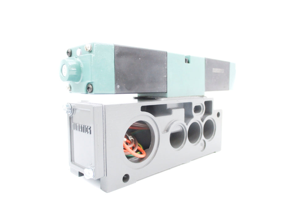 NUMATICS 152SS615M017N61 24VDC 150PSI (AS PICTURED) NSNP