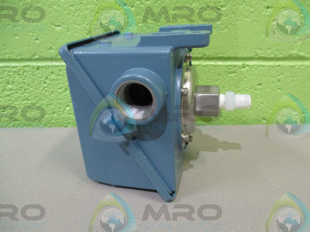 UNITED ELECTRIC H402-15686 TRASMITTER *NEW NO BOX*