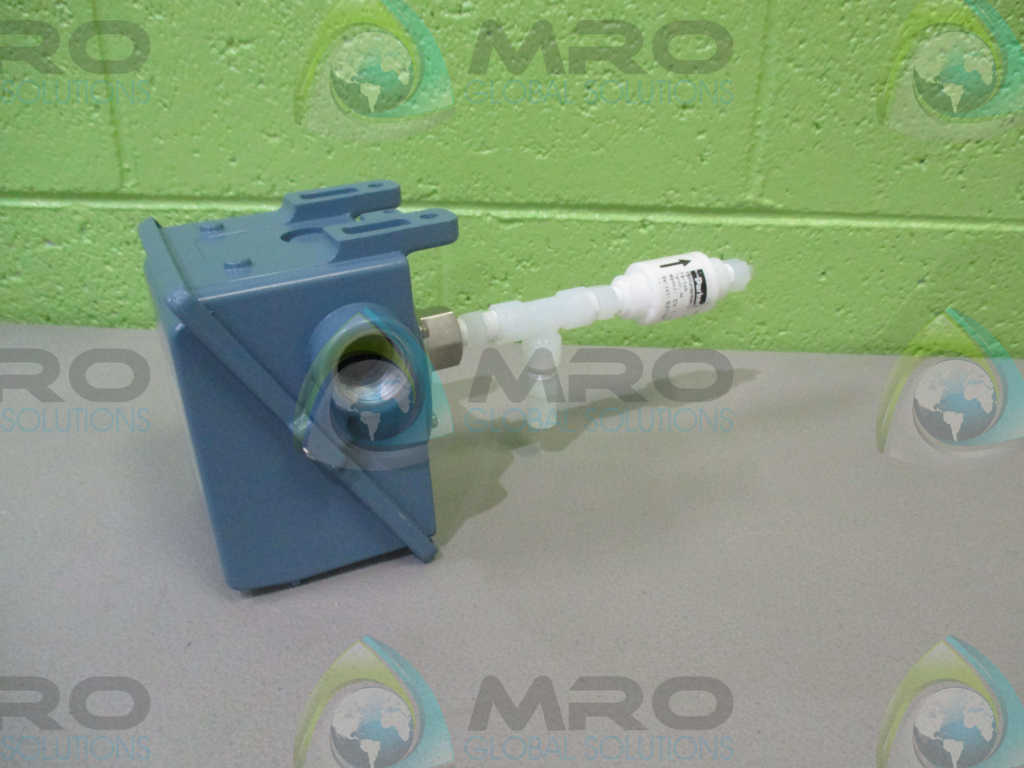UNITED ELECTRIC H402-15686 W/CV 1-1144 TRASMITTER *NEW NO BOX*
