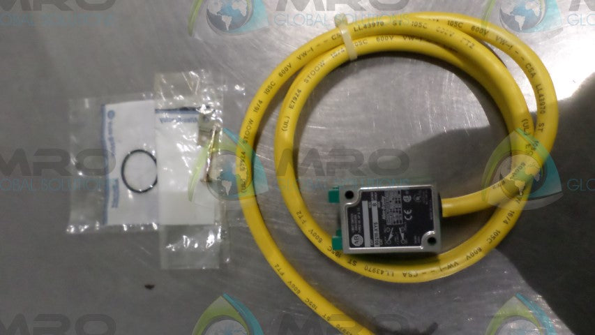 ALLEN BRADLEY 802M-XY5 SER.B LIMIT SWITCH *NEW NO BOX*