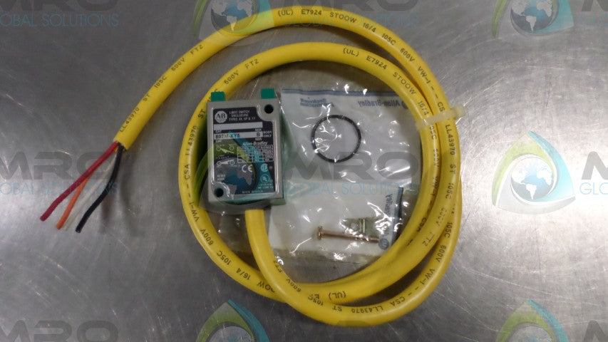 ALLEN BRADLEY 802M-XY5 SER.B LIMIT SWITCH *NEW NO BOX*