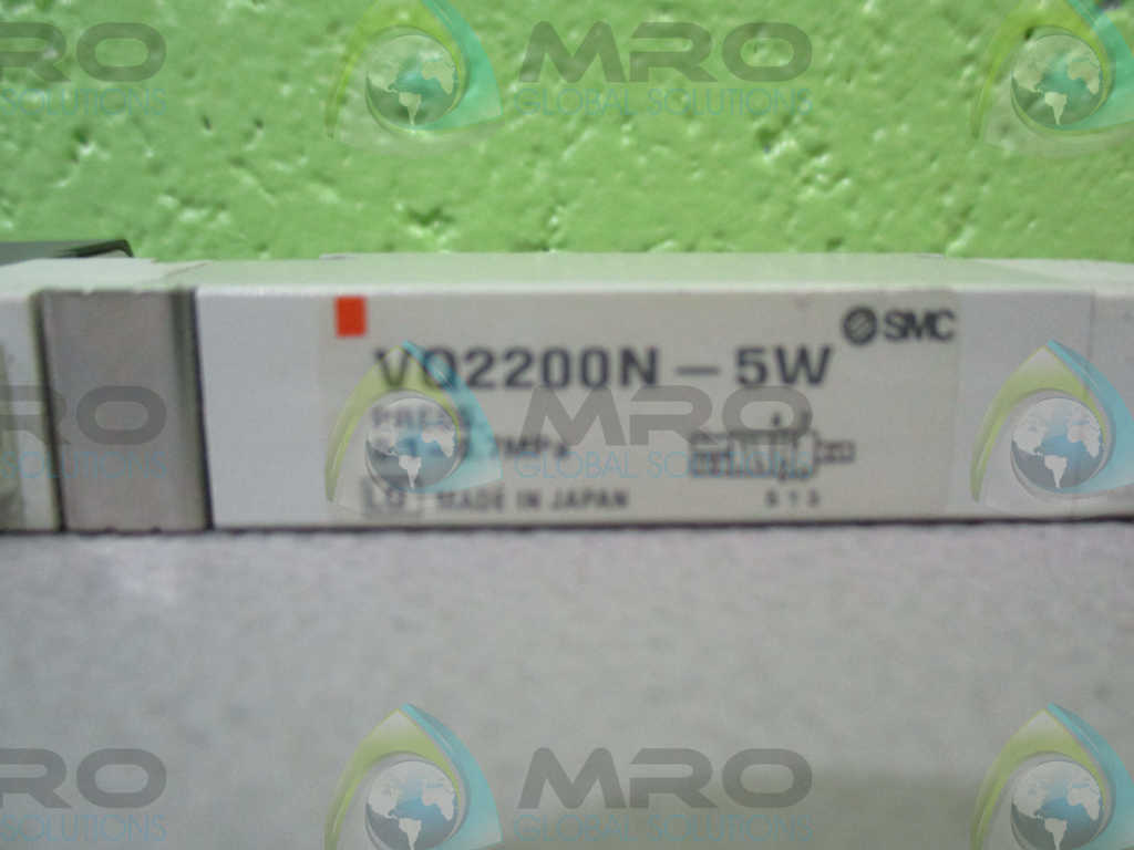SMC VQ2200N-5W PLUG-IN DOUBLE SOLENOID VALVE *NEW NO BOX*