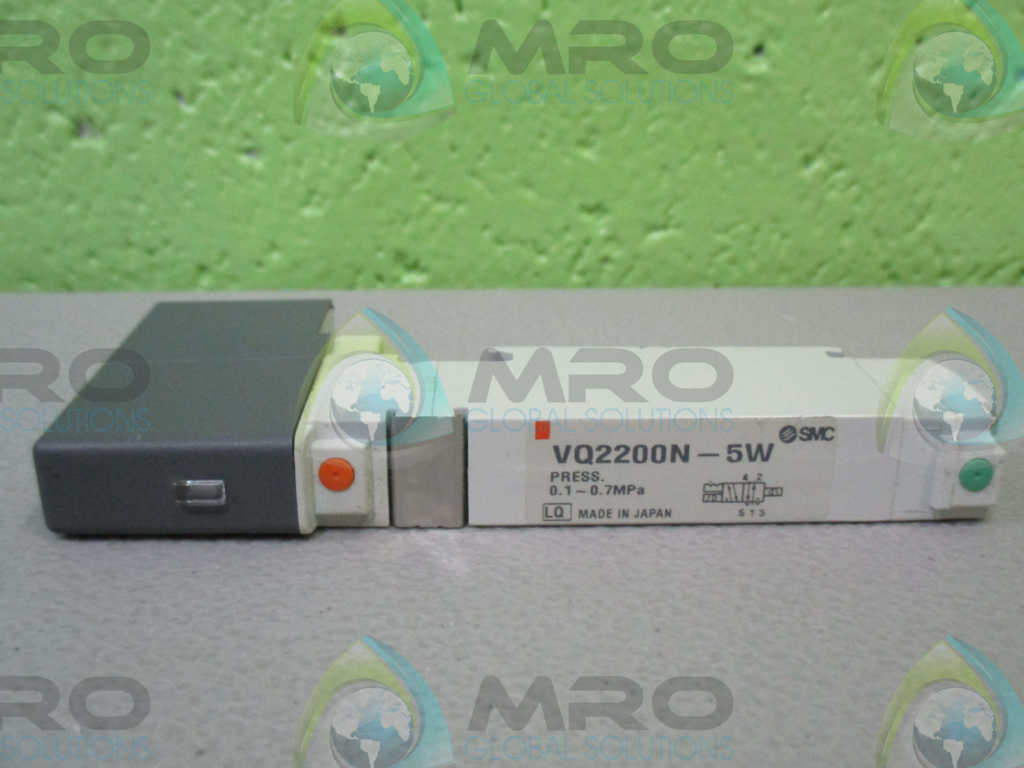 SMC VQ2200N-5W PLUG-IN DOUBLE SOLENOID VALVE *NEW NO BOX*