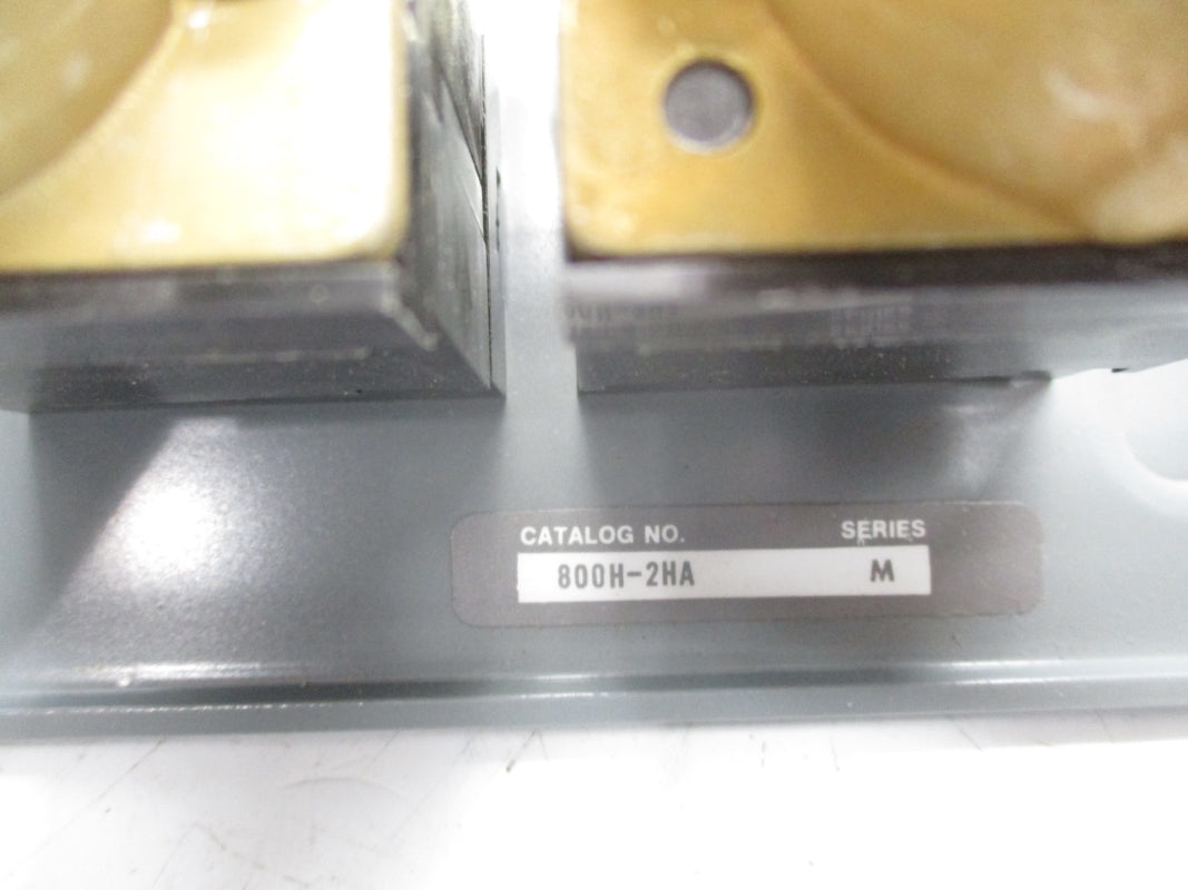 ALLEN BRADLEY 800H-2HA SER. M (BR/YL) NSMP