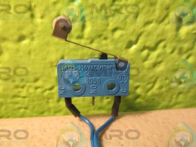 FARNELL SERIES 1050 ENCLOSED SNAP ACTION SWITCH *NEW NO BOX*