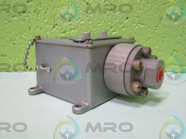 CCS, INCORPORATED 604GX2 DUAL-SNAP PRESSURE SWITCH *NEW NO BOX*