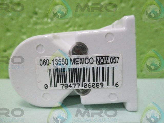 LOT OF 10 LEVITON 13550-W FLOURESCENT LAMPHOLDER (660W-600W) *NEW IN BOX*