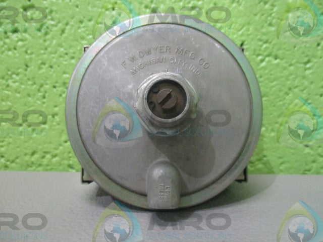 DWYER MFG. CO. 1821-1 *USED*