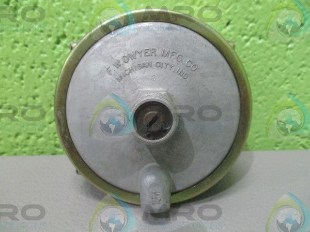 DWYER MFG. CO. 1821-0.5 *USED*