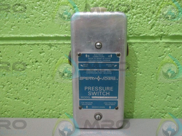 VICKERS ST1-02-50-11 PRESSURE SWITCH *NEW NO BOX*