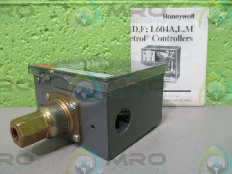 HONEYWELL L404A1404 PRESSURE CONTROLLER *NEW IN BOX*