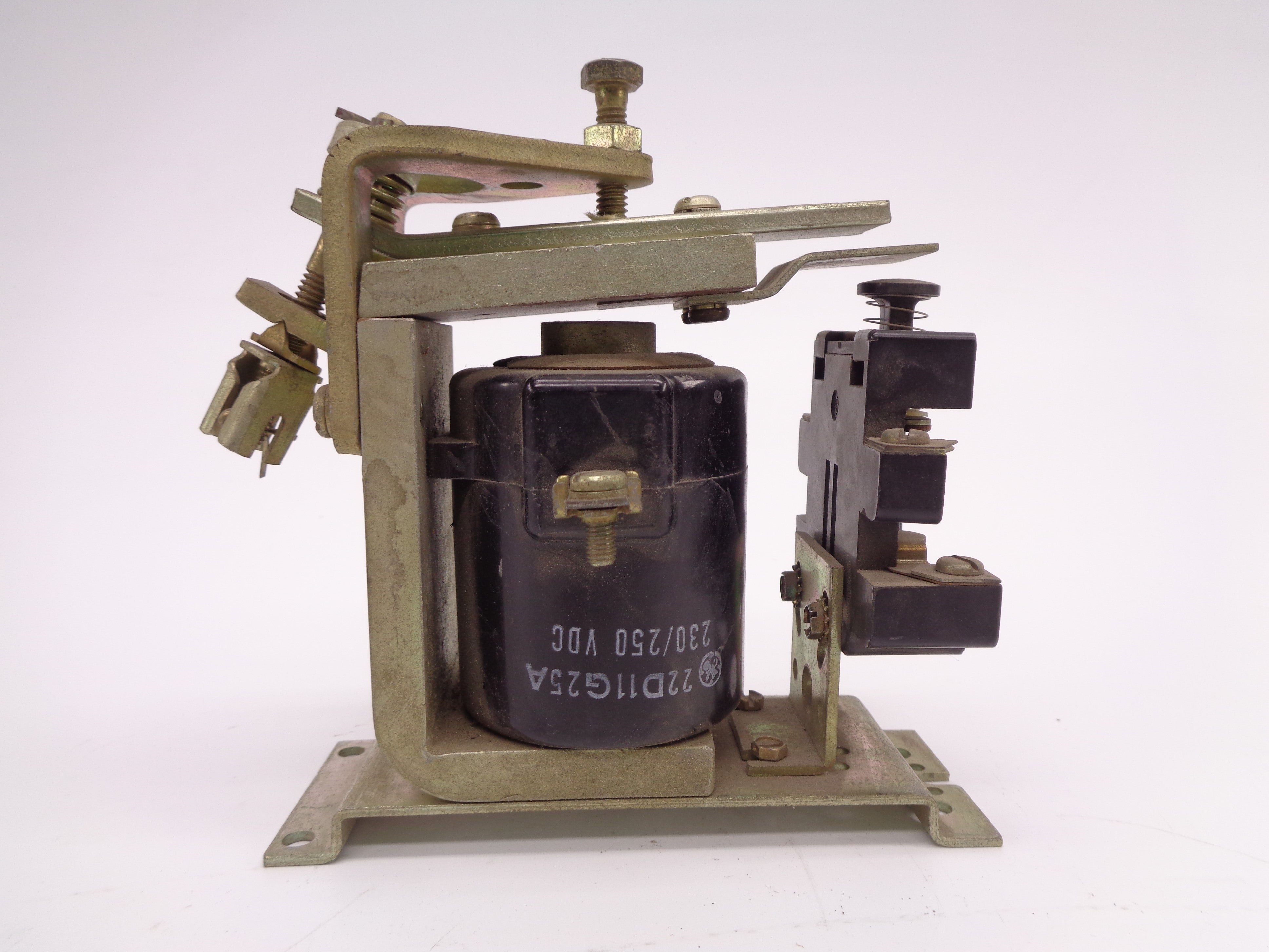GENERAL ELECTRIC IC2820-A100AB2E 10A 600V NSNP