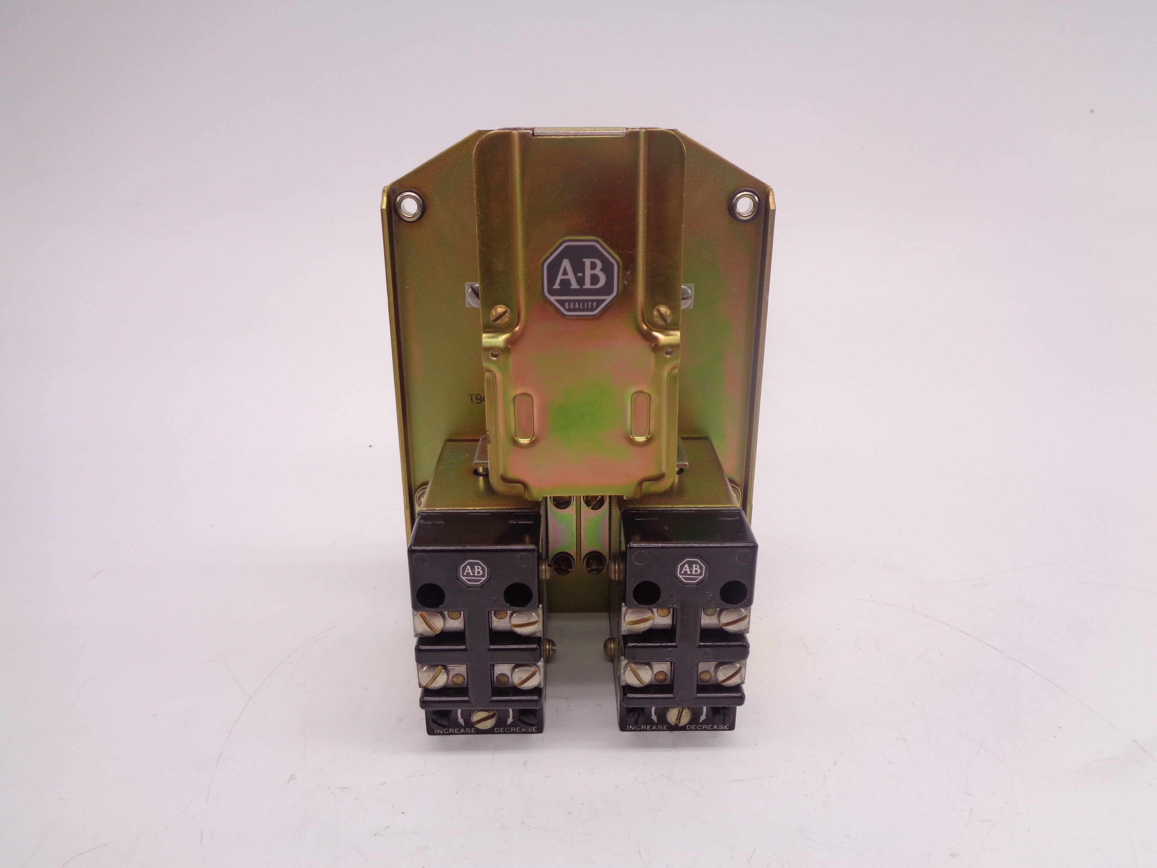 ALLEN BRADLEY 849-ZOD122 SER. B 120V (BR/YL) NSMP