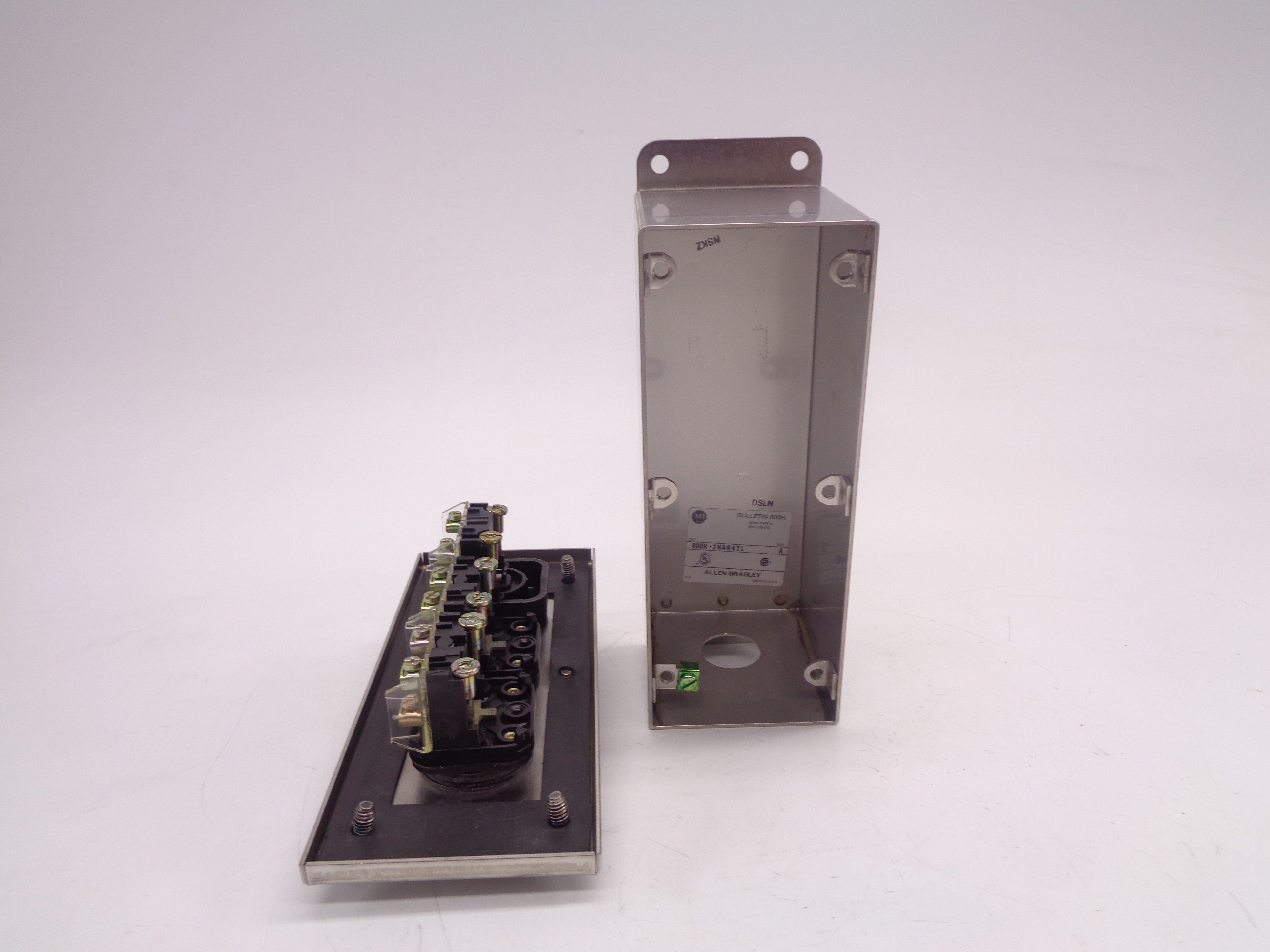 ALLEN BRADLEY 800H-2HAR4TL SER. A (BR/WH) NSMP