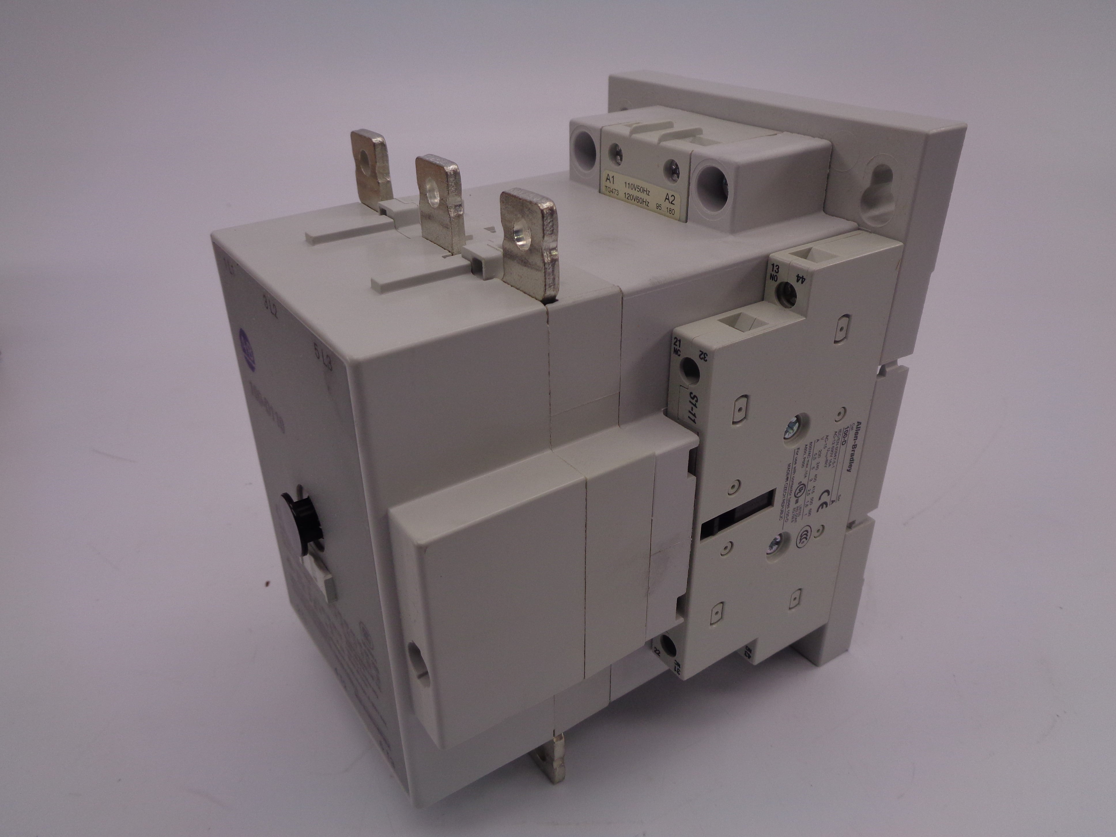 ALLEN BRADLEY 100-D110D11 SER. B 120V (BR/WH) NSMP