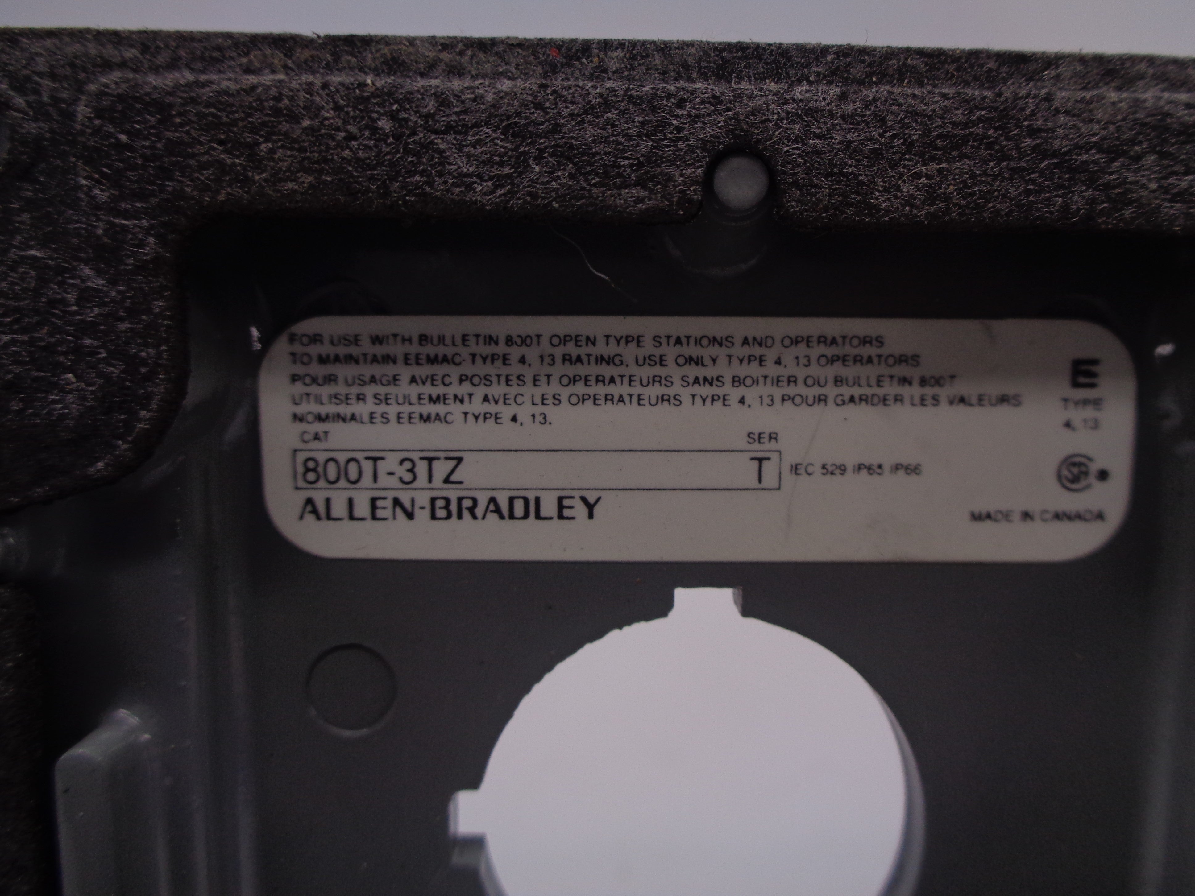 ALLEN BRADLEY 800T-3TZ SER. T (AS PICTURED) NSNP